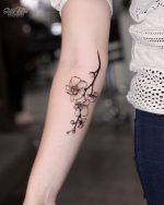 Stunning Arm Tattoos For Girls 150x188 
