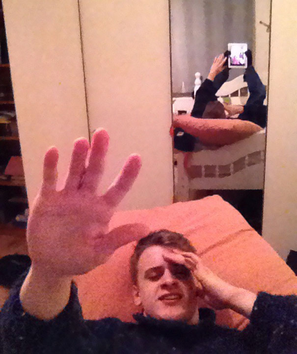 37 Embarrassing Selfie Fails By People Who Forgot To Check The Background Zestvine 2024 